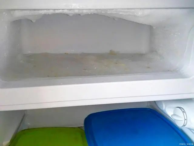 冰箱冷藏室结冰怎么办，冰箱冷藏室结冰处理方法