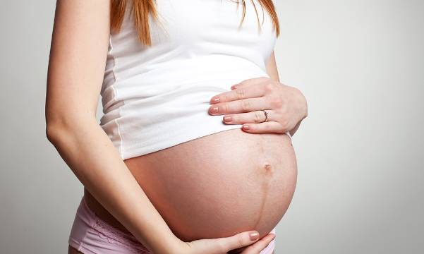 怎么分辨例假推迟和怀孕，问怀孕最早期的微妙感觉有哪些