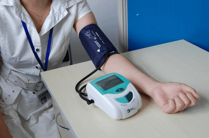 血压测量仪多少钱一个，血压计的使用方法