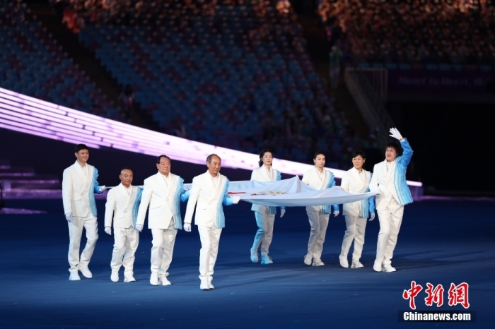 （杭州亚运会）从护旗手到火炬手，亚运会上中国体育的“血脉传承”