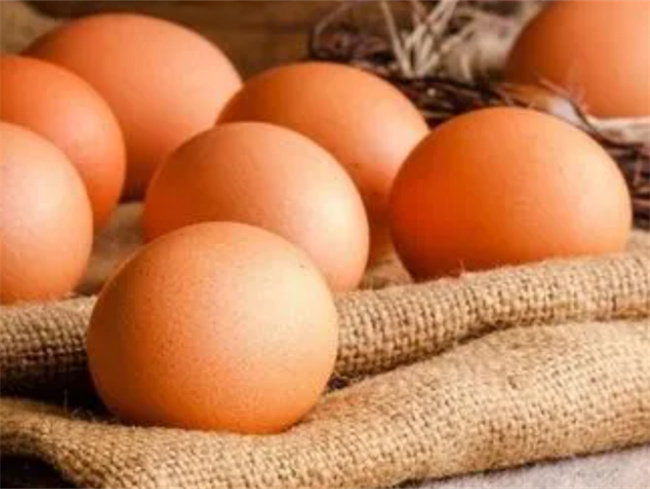 鸡蛋从冰箱拿出来常温可以放多久