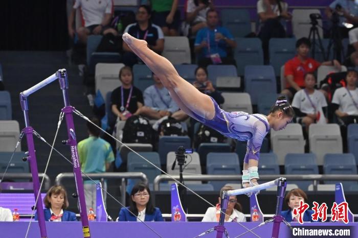 （杭州亚运会）体操女子全能决赛“意外”频出 中国17岁小将杀出重围摘金
