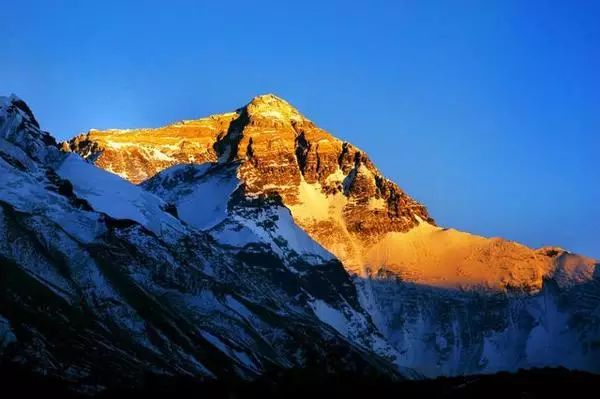 世界上最高的山峰，世界上排名前十的山峰