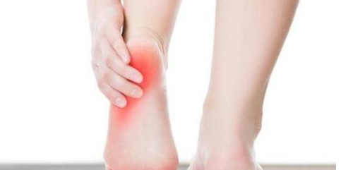脚后跟疼是什么原因引起的怎么治，足后跟痛是怎么回事，有什么好的办法治疗吗