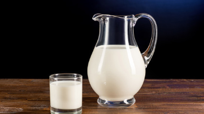 全脂牛奶有什么特点，全脂牛奶的好处是什么呢