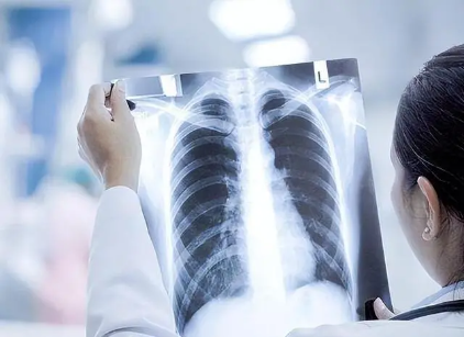 白肺病的症状和原因是什么呢，白肺病有哪些症状和原因