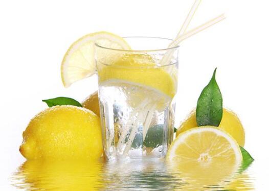 柠檬水的功效与作用