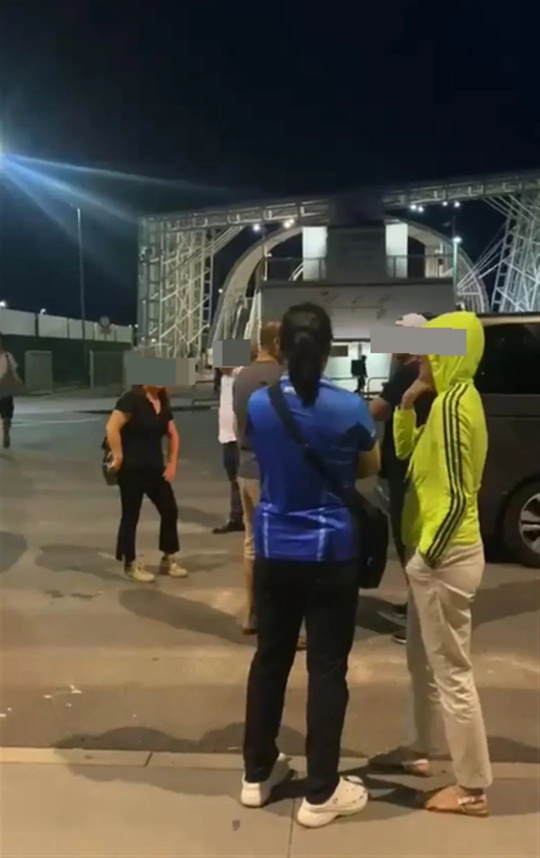 中国游客深夜被扔意大利街头！旅行社：当地司机不熟路 且不能接受加班
