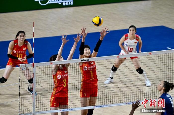 2023世界女排联赛：中国女排3比2战胜美国队
