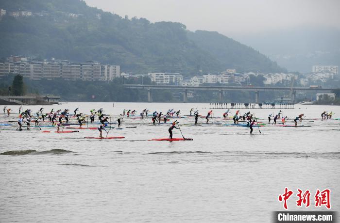 2023年全国桨板锦标赛在重庆汉丰湖开赛